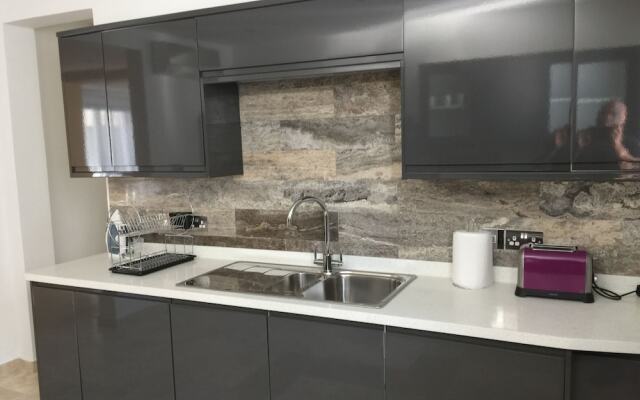 Euneva Court Townhouses - Bentley Place