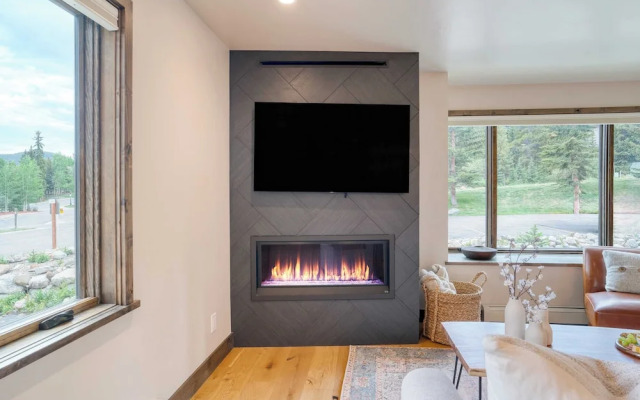 Snowflake by Avantstay Ski In/out + Patio