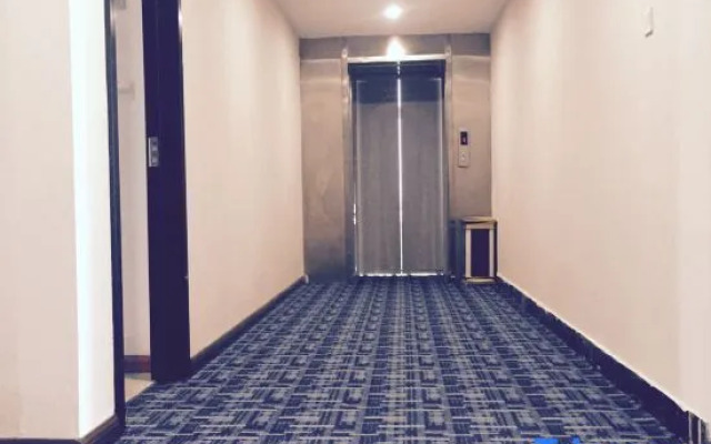 Xunjia Fashion Hotel (Zhengzhou Liulin Subway Station Branch)