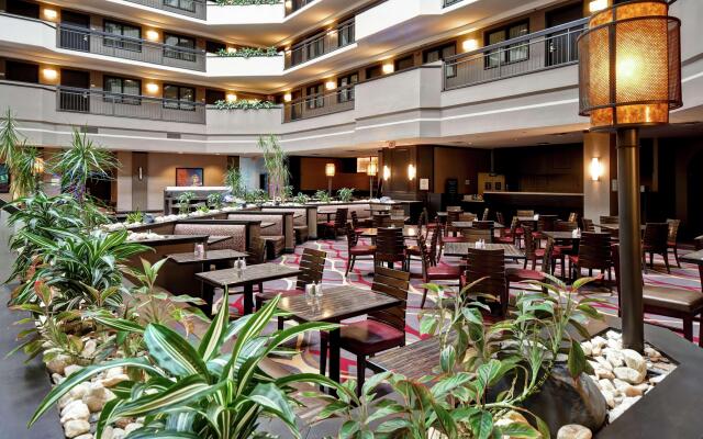 Embassy Suites by Hilton Dulles Airport