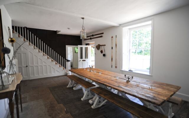 The Manor House Moreton