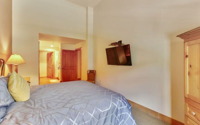 Expedition Station #8623 by Book by Owner