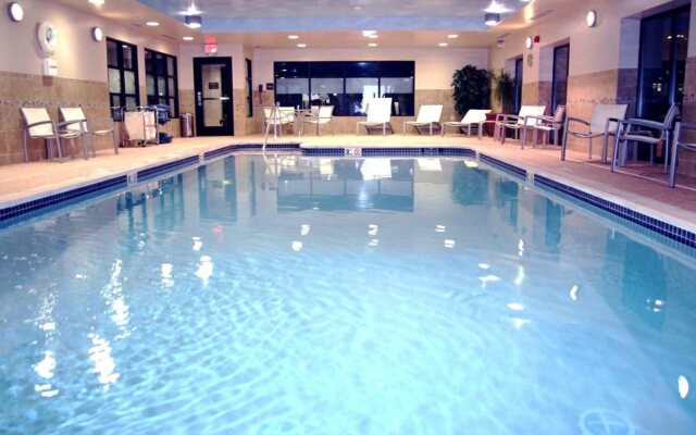 Hampton Inn & Suites Detroit-Canton