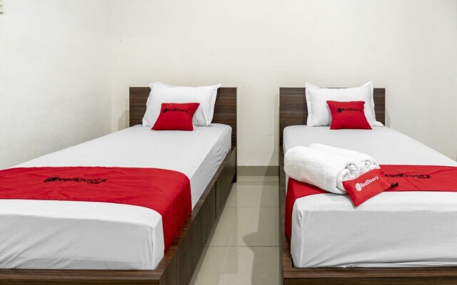Afifah Guesthouse by RedDoorz