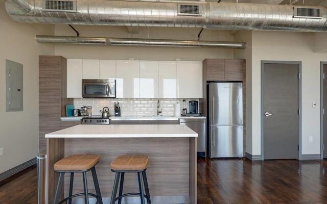 Modern 1bd in the Core of Downtown