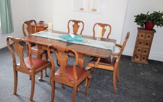 Sleeps 9 - Large Period Property -beautiful Refurb