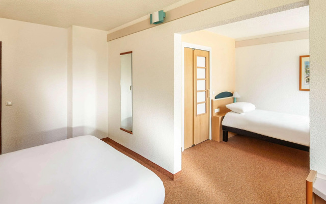 ibis Chartres Ouest Luce