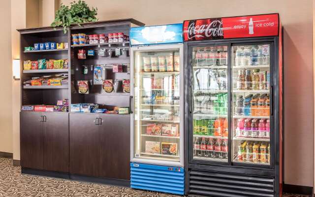 Comfort Inn & Suites Piqua-Near Troy-I75