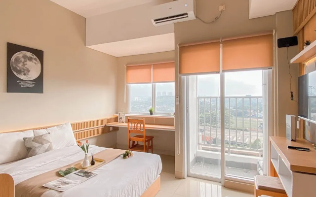 Cozy And Minimalist Studio At Lrt City Sentul Apartment – Guest Rooms – Kadumangu