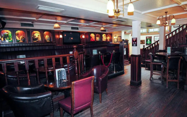 Lansdowne Hotel