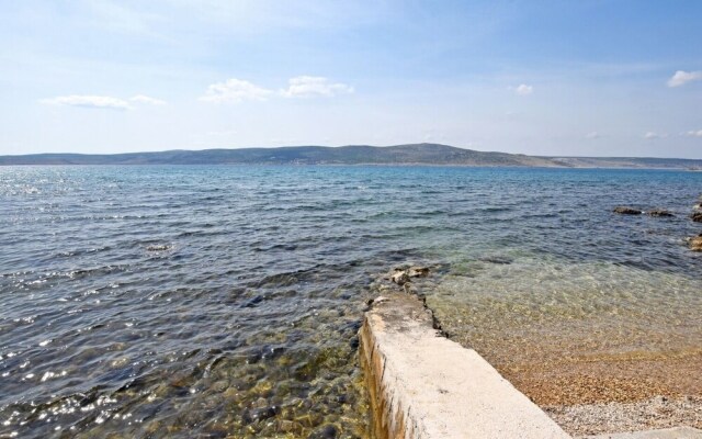 Mari - 30m From the sea - A3