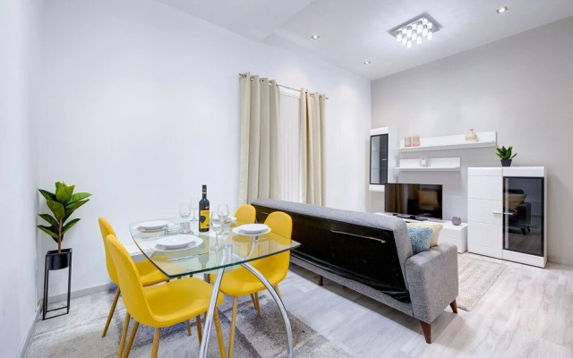 Stylish 1BR Apartment Steps to the Promenade