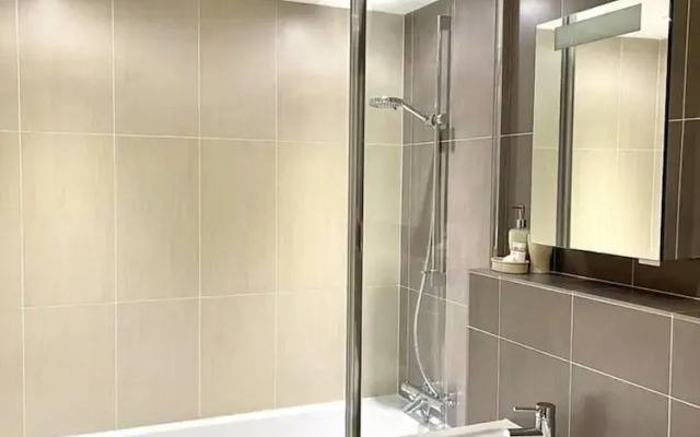 Luna Beach - Luxury Carbis Bay Apartment