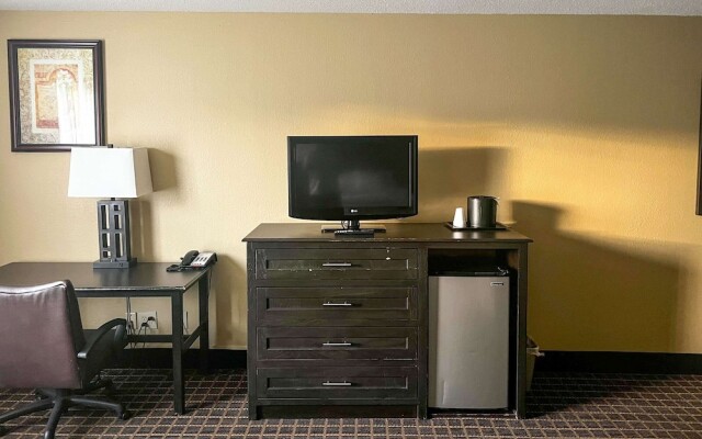 Days Inn By Wyndham Muskegon