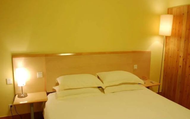 Huaxun Inns