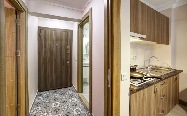 Seven Roses Apart Hotel