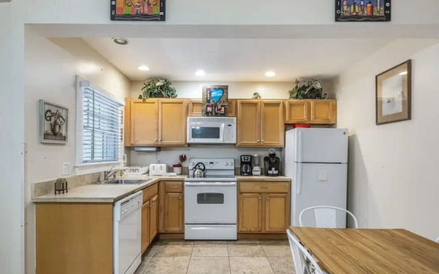 Sea Breeze by Brightwild Off-street Parking