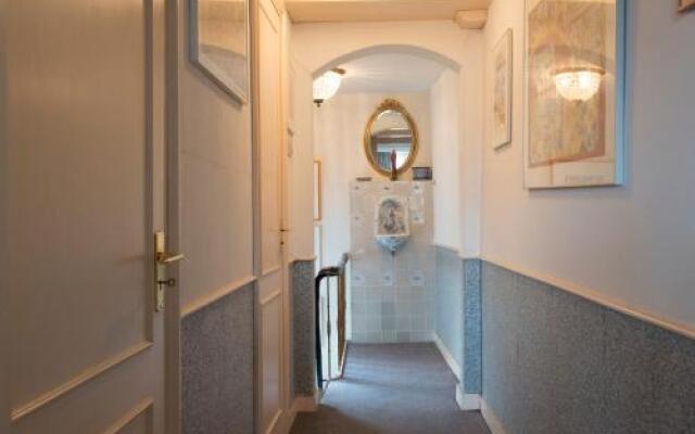 Double Floor Canal Estate