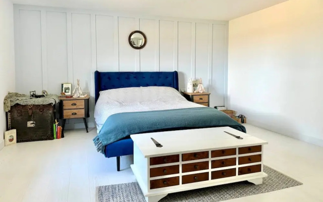 Seawynds Family Home With Far-reaching Sea Views