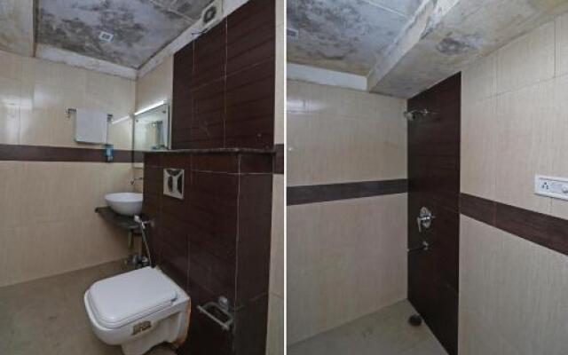 OYO Premium Swaroop Nagar