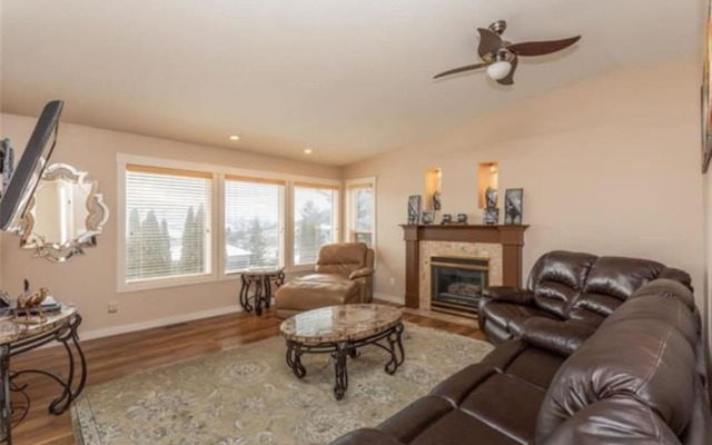 Beautiful Homestay In West Kelowna