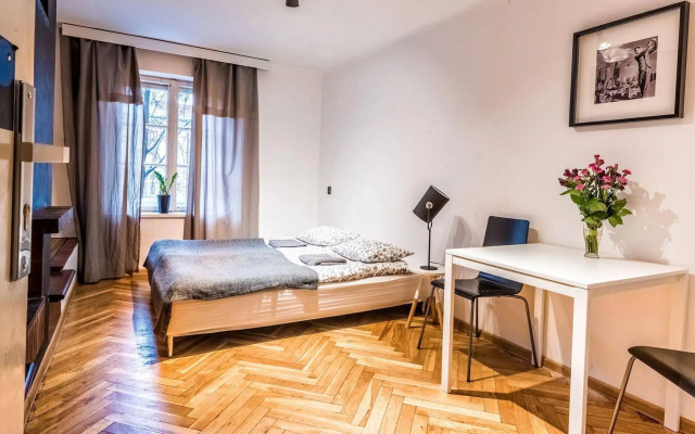 Flamingo Hostel