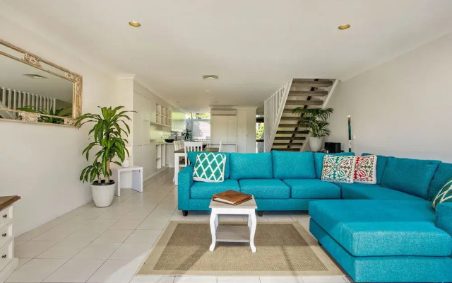 2 James Cook Apartments