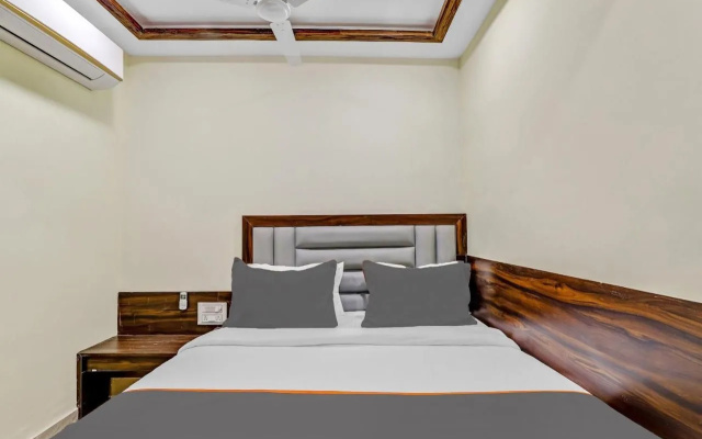 Collection O 83963 Hotel Silver Inn