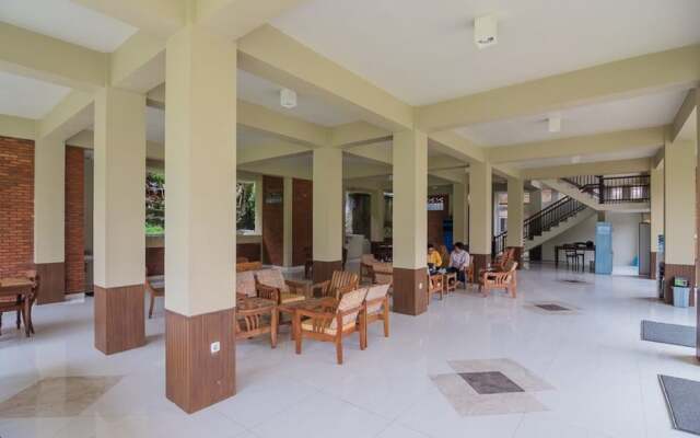 RedDoorz Syariah @ Cisarua Puncak Bogor