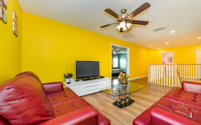 4 BR Crystal Cove Sleeps 10