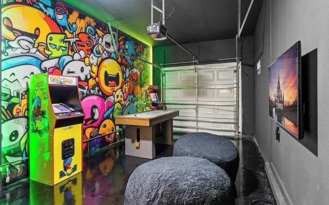 Themed 5 Bedrooms at Storey Lake