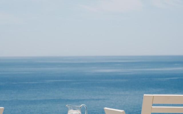 Maison Simone with private heated infinity pool & spectacular sea view