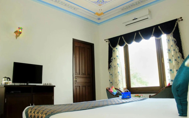 OYO 1808 near Lake Palace