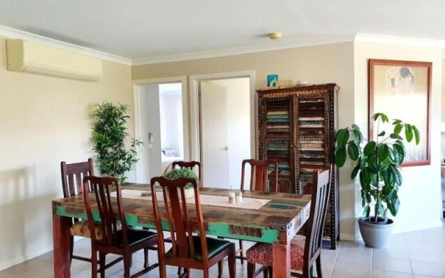 Scenic Villa-Second Storey