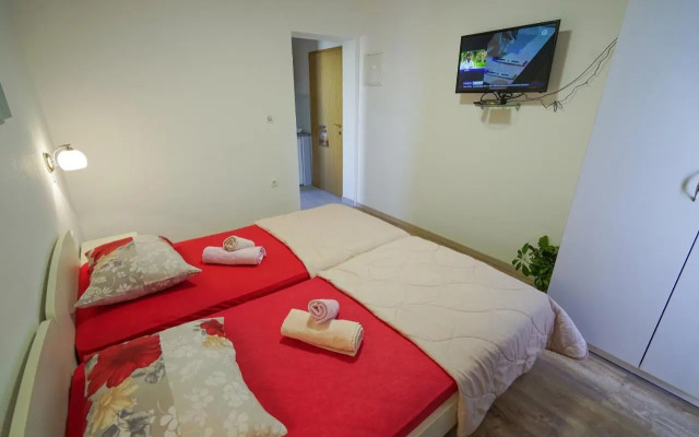 Studio Apartman M&F