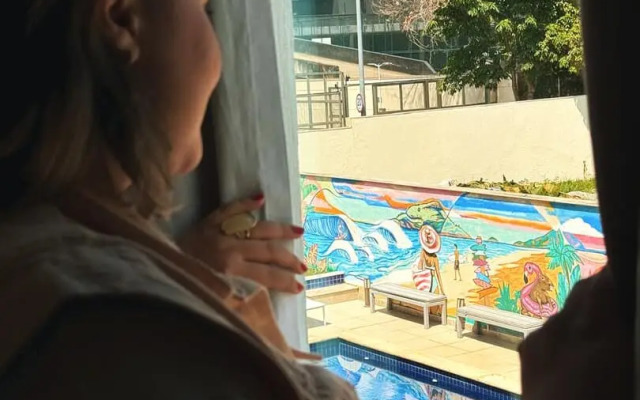 Americas Townhouse Hotel