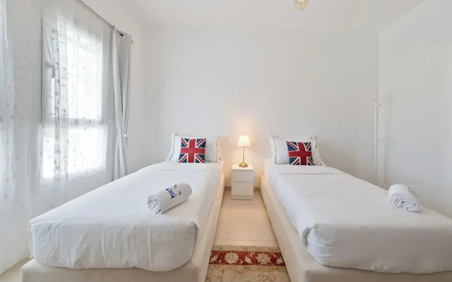 Luxury Short Term Stay 2BHK plus Maids - RANCHES