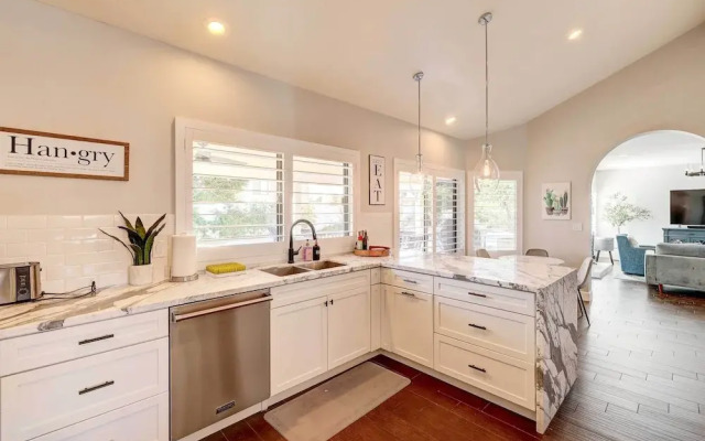 Sunny Scottsdale Home: Heated Pool & Patio