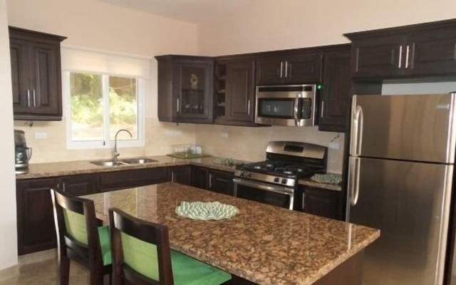 New six Bedroom With BBQ and Large Pool