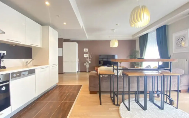 Chic Residence Flat With Central Location In Sisli