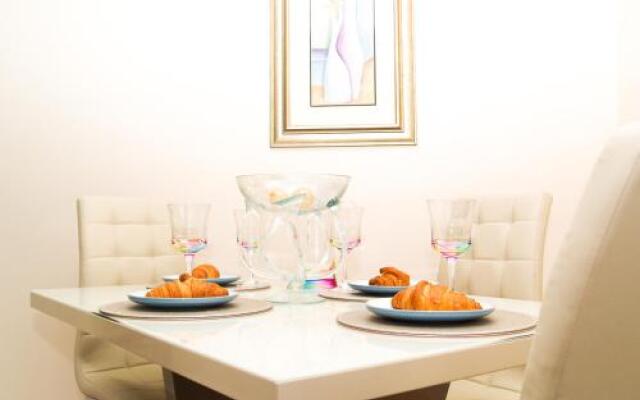 Hla - King Court Apartment 2