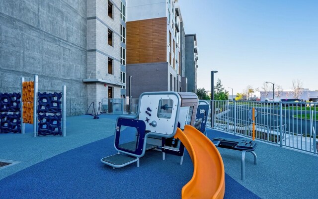 Global Luxury Suites Irvine