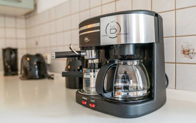 Serene Holiday Home in Naumburg near River