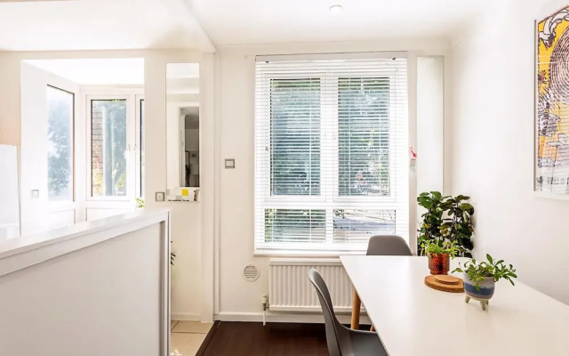 SML - Bright & Cosy One-bed Apartment