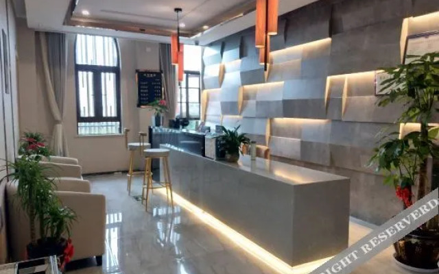 Zhangzhou Qiaojia Wangyou Hotel (Phoenix Lake Park)