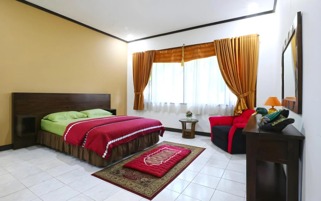 Villa Aquarius Orange – Guest Rooms – Megamendung