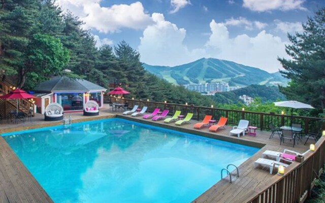 Hoengseong Forest Lover's Star Pension