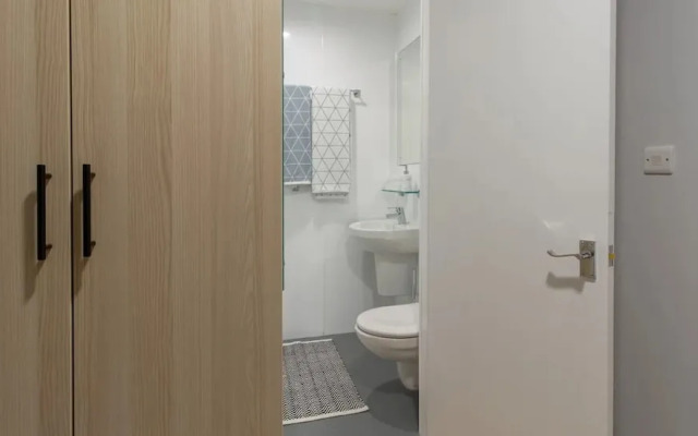 Student Only Straits Manor