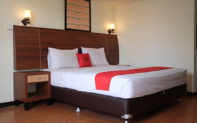 RedDoorz Plus near Senen