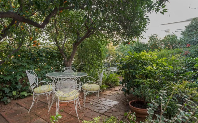 Vintage-style Garden Apartment